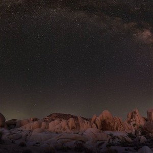 Panorama de la Vía Láctea en Joshua Tree